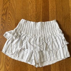 Abercrombie kids ruffle shorts 11-12